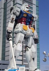 ガンダムの立像